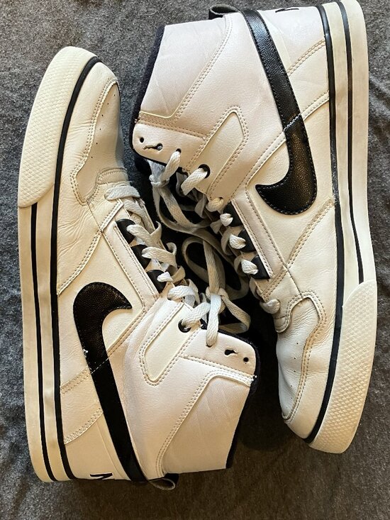 Nike Delta Force Mid Mens Size 11 White Black High Top Sneakers Vintage 2011 main image 5